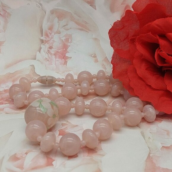 Vintage Pink Plastic Bead Collar Strand Necklace Large Floral Center Bead 18" - Picture 3 of 11